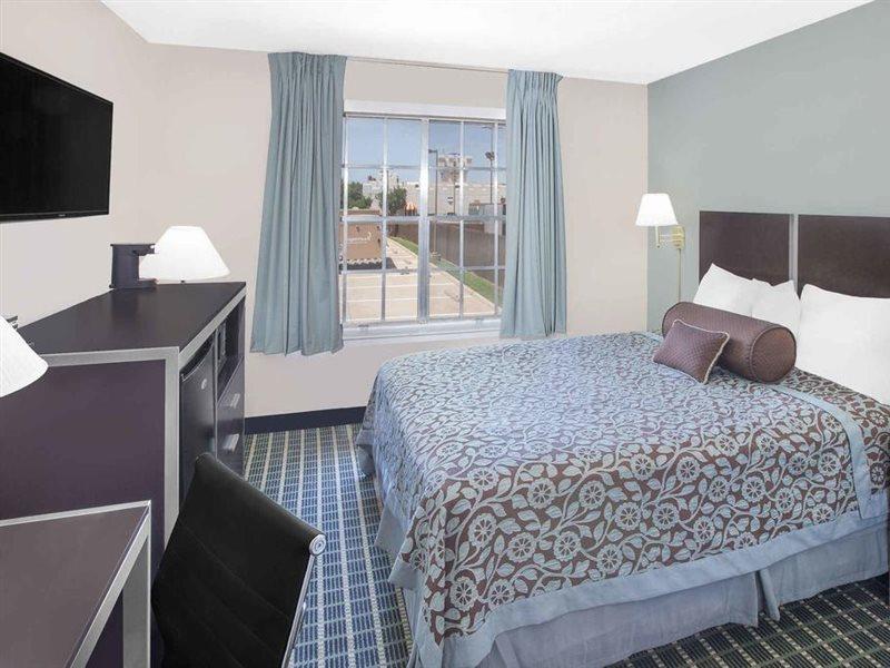 Days Inn By Wyndham Market Center Dallas Love Field Exteriér fotografie