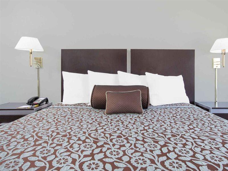 Days Inn By Wyndham Market Center Dallas Love Field Exteriér fotografie