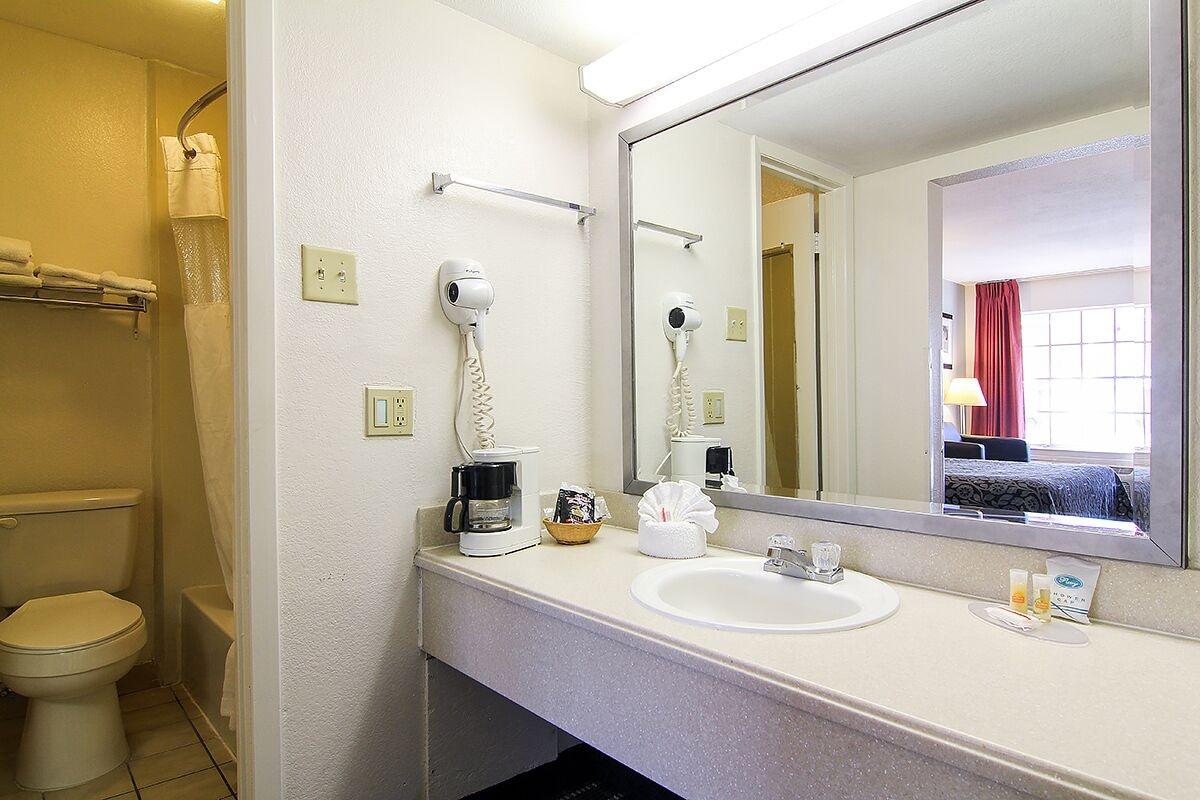 Days Inn By Wyndham Market Center Dallas Love Field Exteriér fotografie