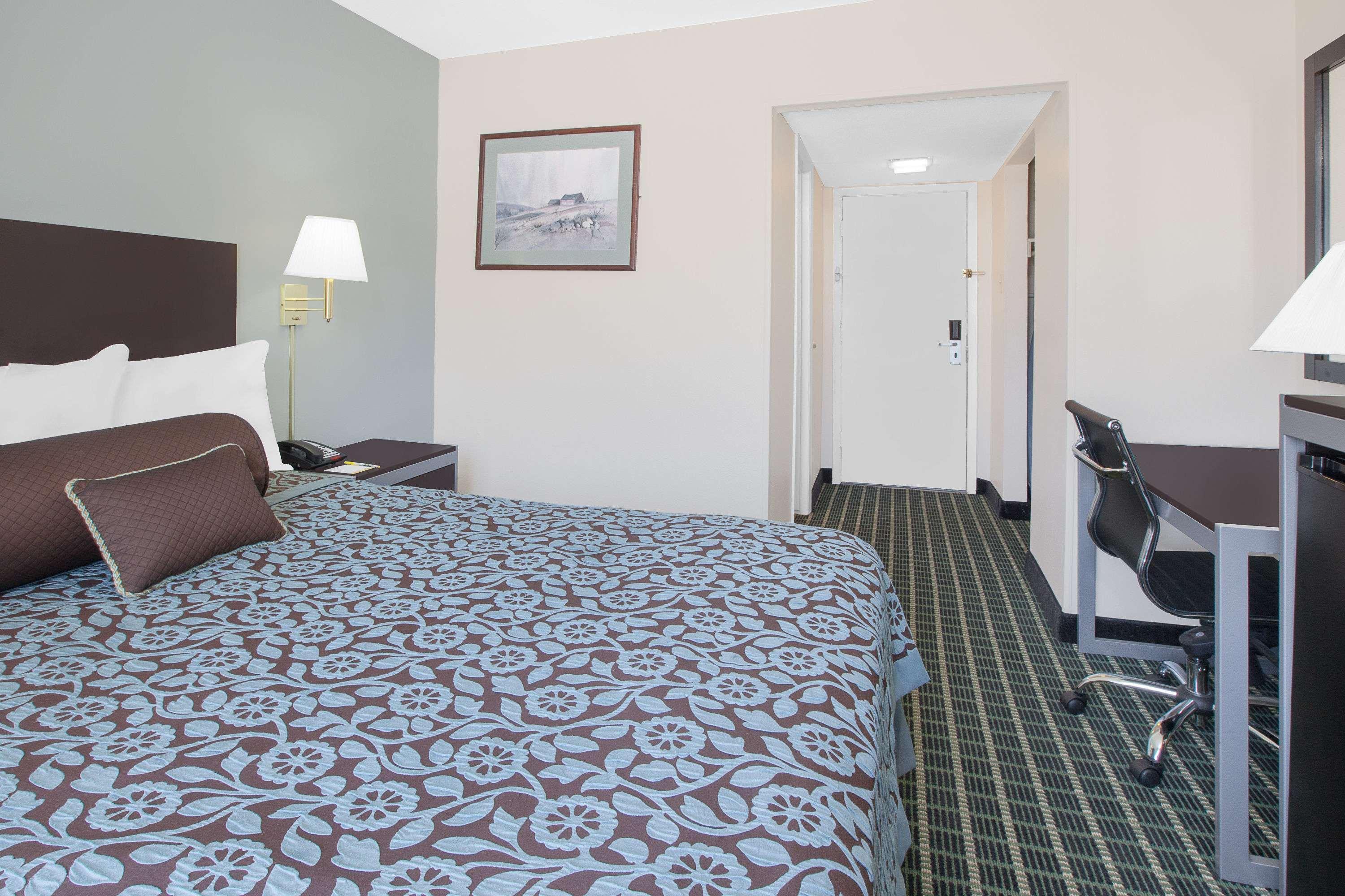 Days Inn By Wyndham Market Center Dallas Love Field Exteriér fotografie