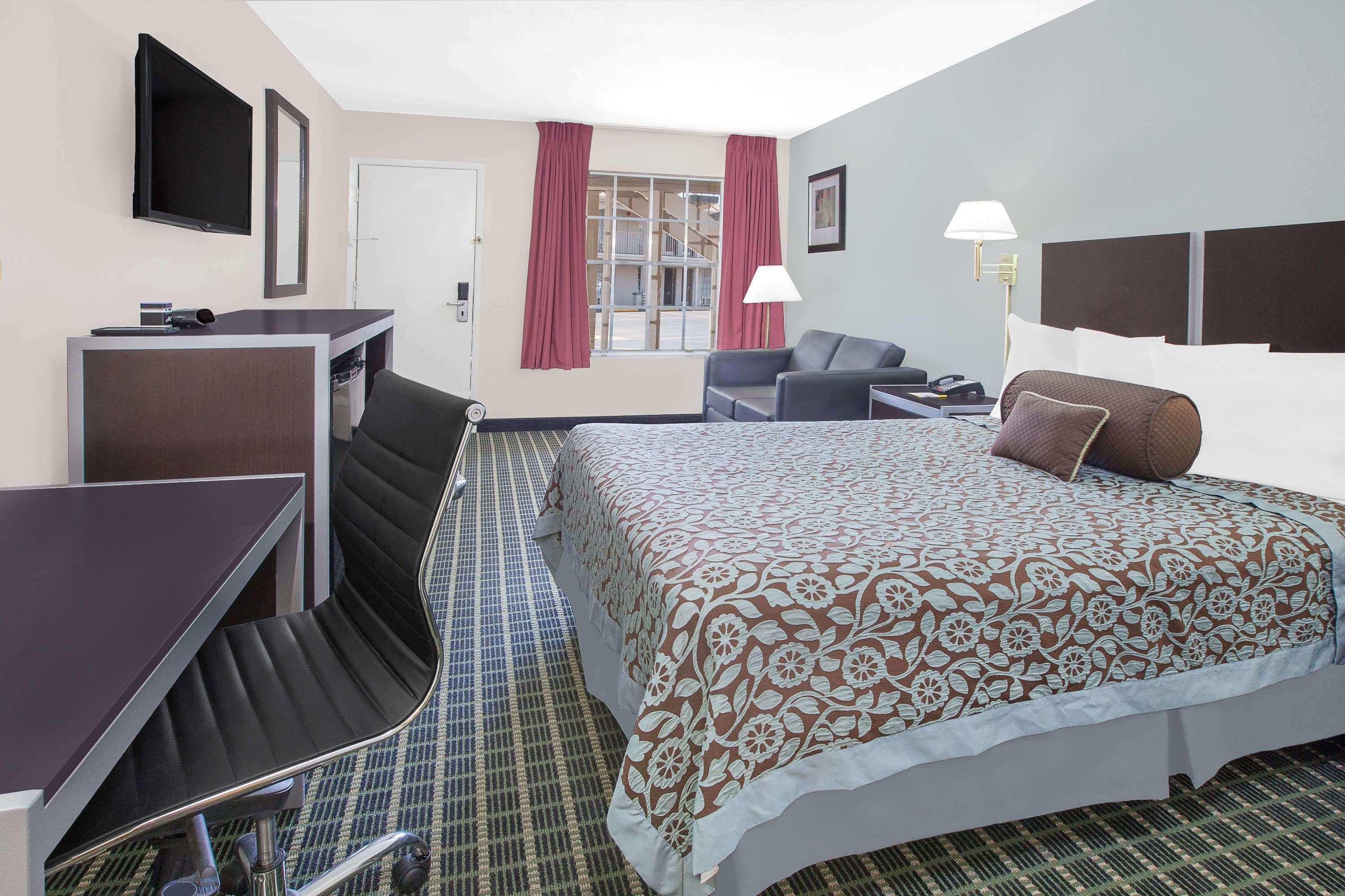 Days Inn By Wyndham Market Center Dallas Love Field Exteriér fotografie
