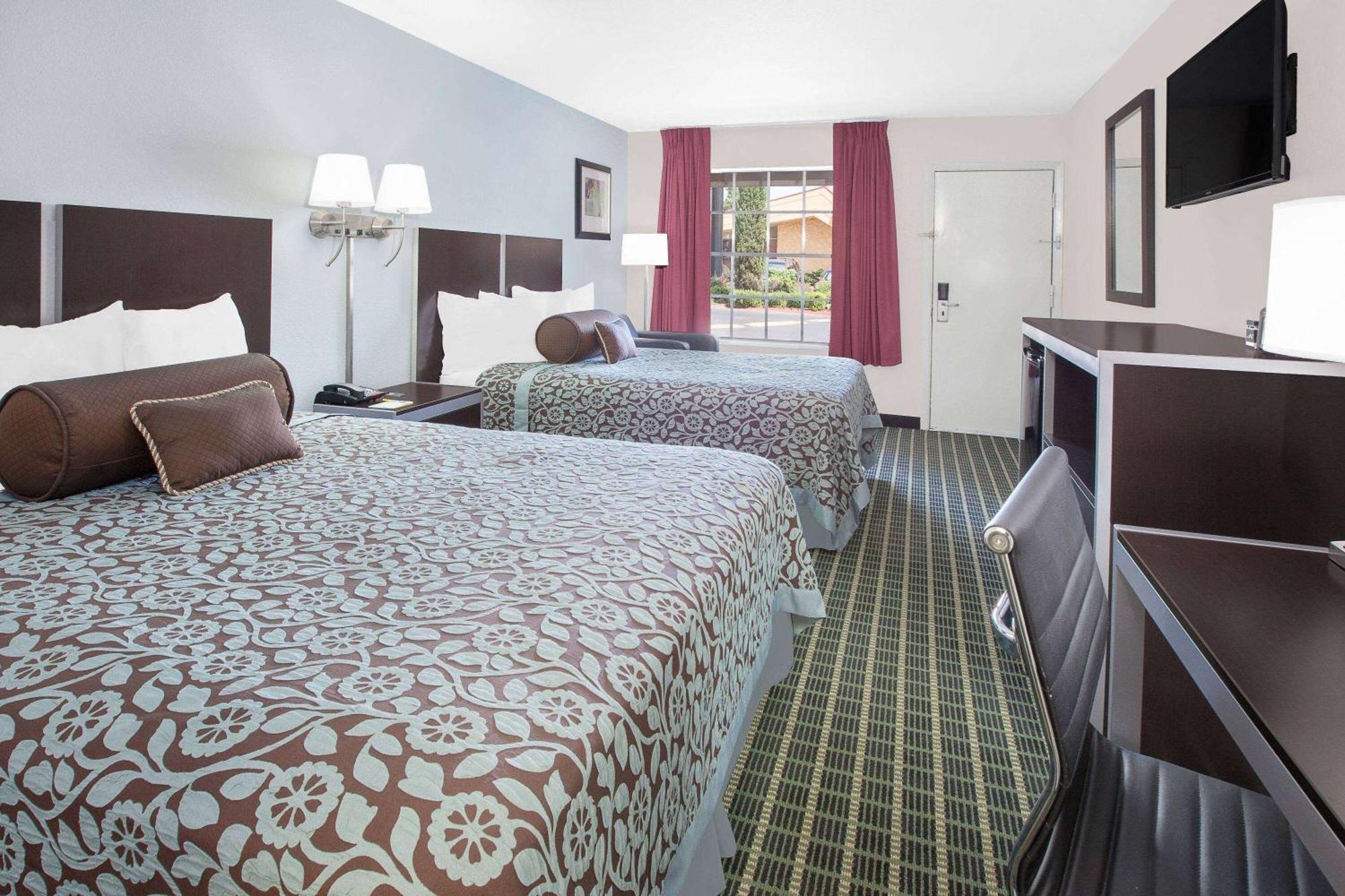 Days Inn By Wyndham Market Center Dallas Love Field Exteriér fotografie