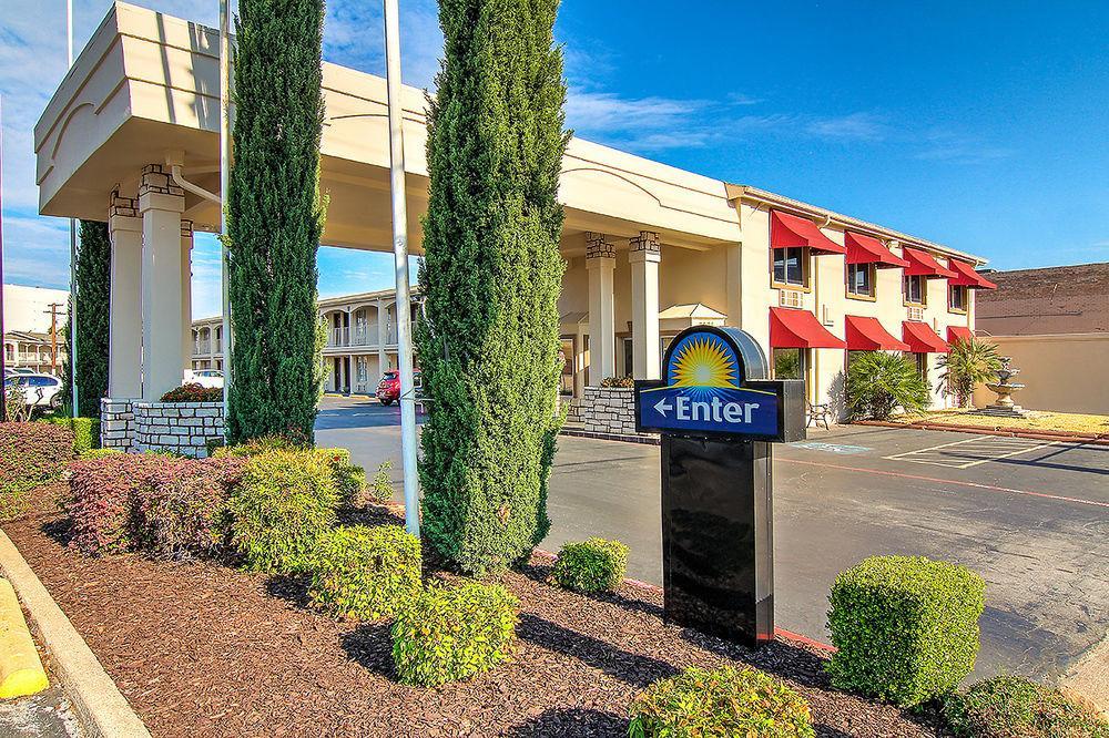 Days Inn By Wyndham Market Center Dallas Love Field Exteriér fotografie